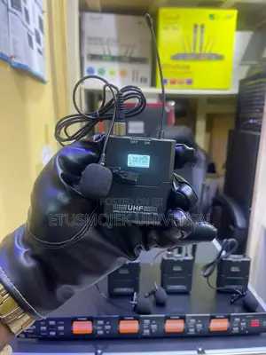 KP-940 Arranged in 4 Bodypack Lapel Wireless Microphone