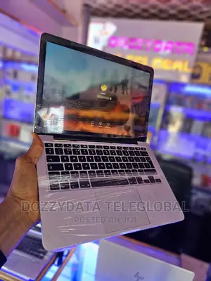 Laptop Apple MacBook Pro 8GB Intel Core I5 SSD 256GB
