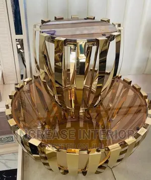 Quality Imported Glass Center With Side Stools