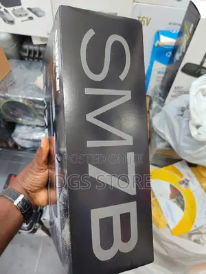 Shure SM7B Cardioid Dynamic Legendary Vocal Microphone