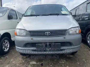 Toyota HiAce 2005