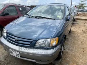 Toyota Sienna XLE 2002 Green