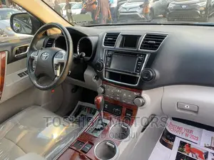Toyota Highlander Limited 3.5L 2WD 2013 Black