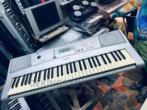 PSR E303 Yamaha Electronic Keyboard