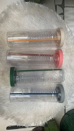 700ml Large Capacity Infuser Water Bottle With Straw