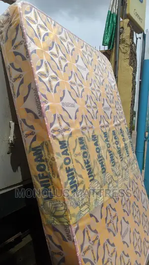 4 1⁄2 by 6 by 8 Unifoam Onyx