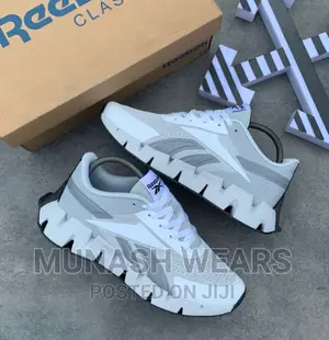 Reebok Sneakers