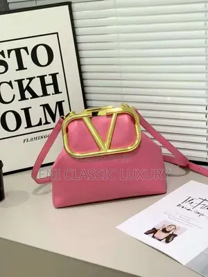 Super High Quality Women Bags Valentino Available in Store