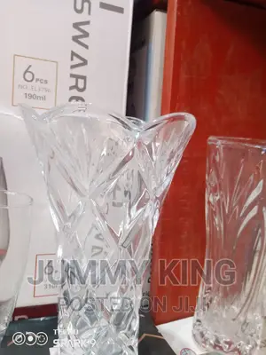 Abroad
Simple Design Vase Versatile Home Flower Vase-