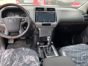 High Quality Certified Andriod Screen for Toyota Prado 2023