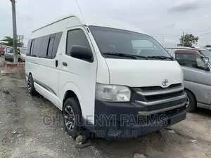 Toyota HiAce 2015 White