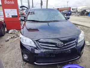 Toyota Corolla 2012 Black