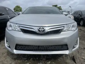 Toyota Camry LE 4dr Sedan (2.5L 4cyl 6A) 2012 Silver