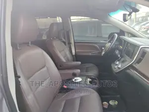 Toyota Sienna 2015 Gray