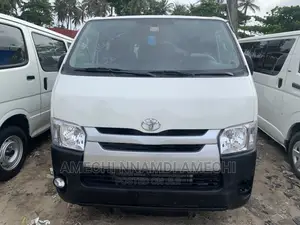 Toyota HiAce 2010 White