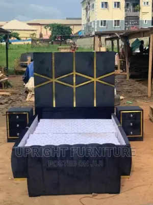Padded Bedframe 41⁄2 By6 With Two Side Drawer Footrest