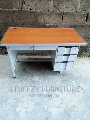 Metal 4feet Office Tables