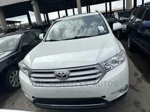 Toyota Highlander Limited 3.5L 2WD 2013 White