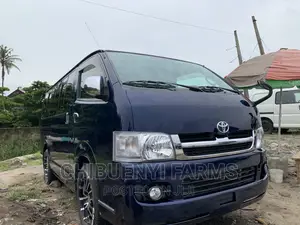 Toyota HiAce 2010 Blue