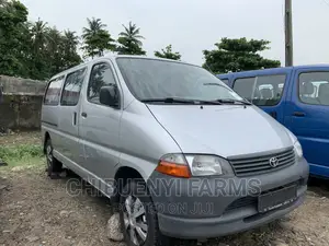 Toyota HiAce 2001 Grey