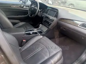 Hyundai Sonata Limited Sedan FWD (2.4L 4cyl 6A) 2016