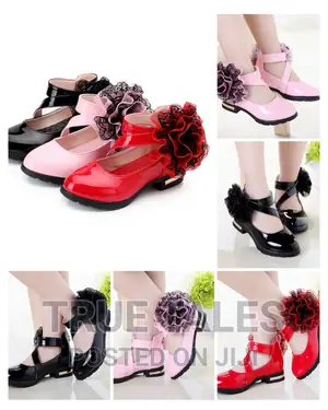 Flowers Embellished Girls Adorned Ballerina Glossy Shoes