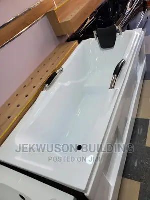 White Color Executive Panel Bathtub With Full Accessories