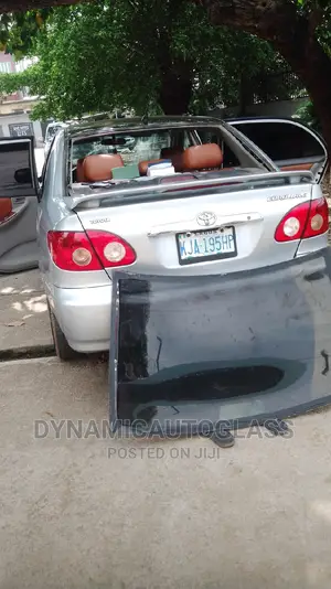 Corolla 2005 Back Windscreen