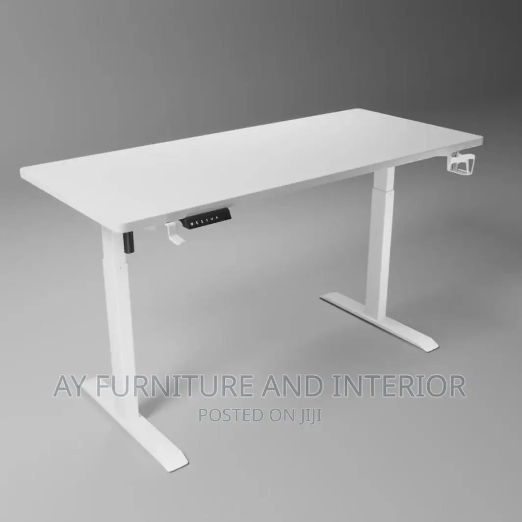 Game Table (Adjustable)