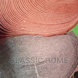 Original Wall to Wall Rug in Surulere