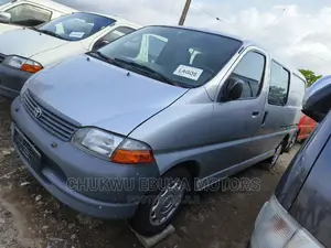 Toyota HiAce 2004 Silver