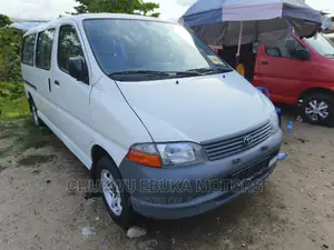 Toyota HiAce 2005 White