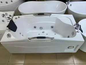 Single Jacuzzi