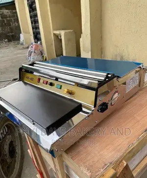 Commercial Food Warpper / Food Warpping Machine Available