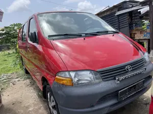 Toyota HiAce 2004 Red