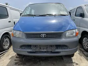 Toyota HiAce 2004 Blue