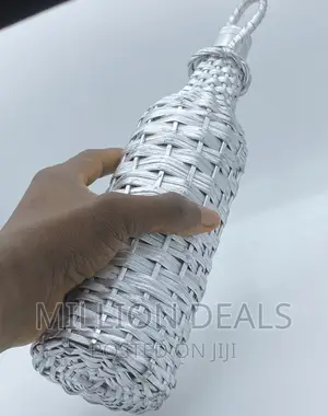 Straw Stylish Rattan Empty Storage Bottle