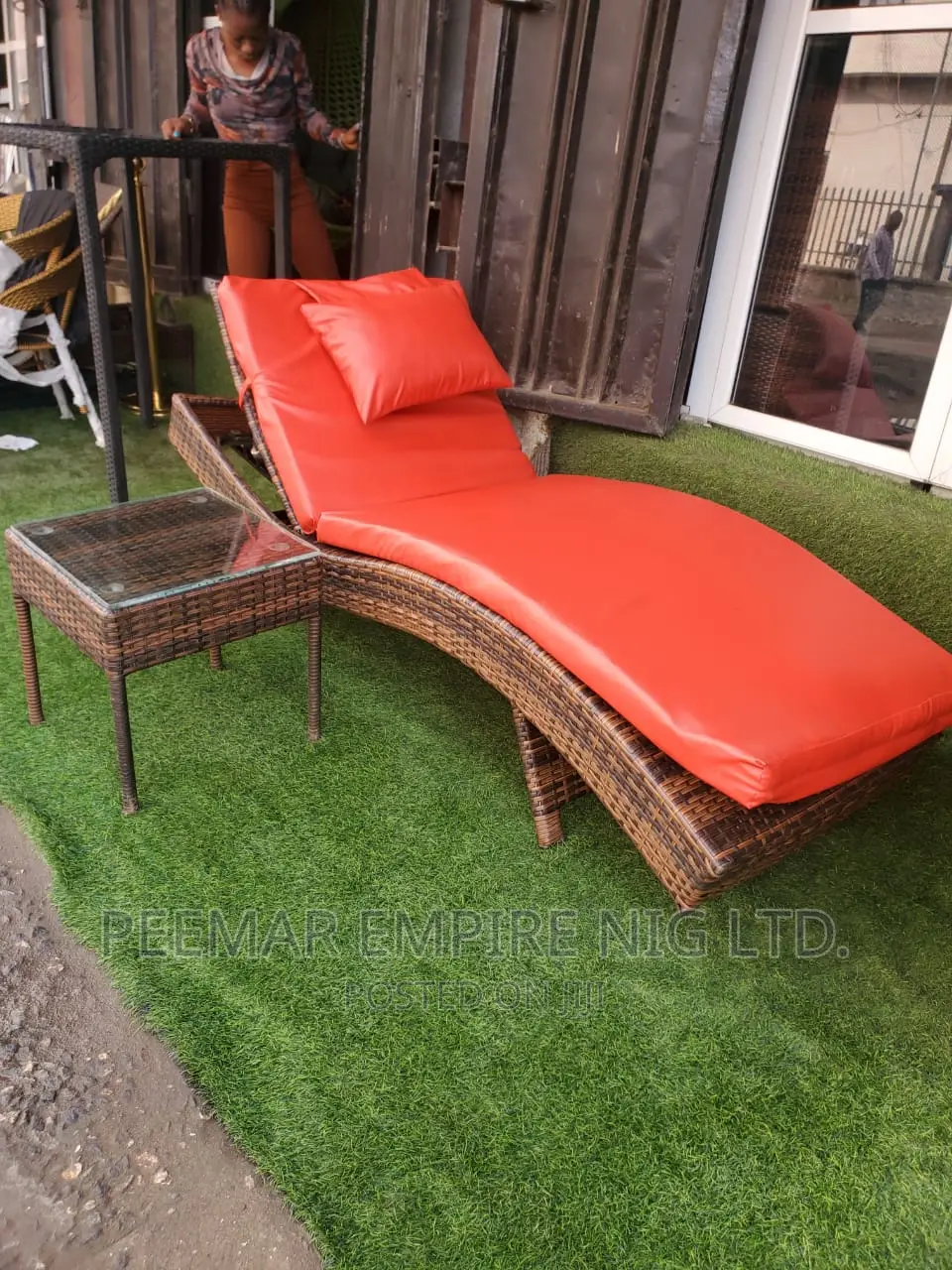 Original Executive Swimming Pool Side Bed