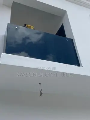 Thick and Quality Frameless Glass