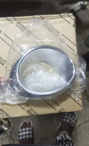 Fog Lamp Cover Avensis 2012