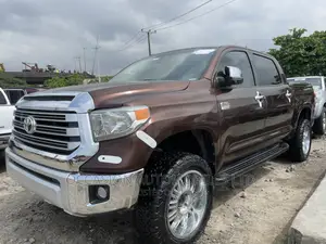 Toyota Tundra 2016 Brown