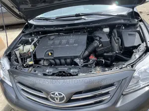Toyota Corolla LE Special Edition 4dr Sedan (1.8L 4cyl 4A) 2013 Gray