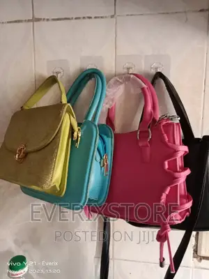 Adhesive Wall Hook/Wall Hanger/Hang Anything Hangable