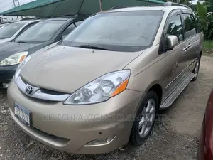 Toyota Sienna XLE Limited 2005 Gold