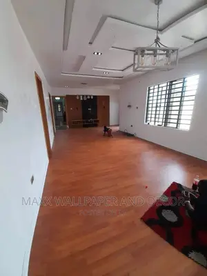 Vinyl Floor With Wooden Finishes