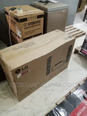 Quality Durable LG DVD Home Theater System (LHD687BG)