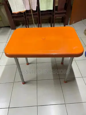 Exquisite Plastic Tables With Aluminium / Iron Legs