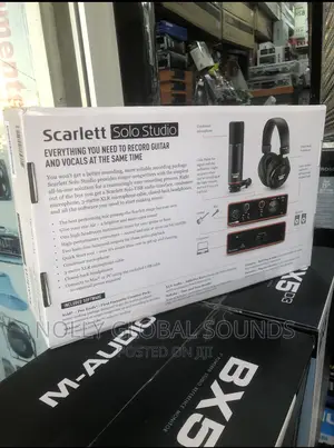 Focusrite Scarlett Solo Studio 3rd Gen USB Interface Bundle