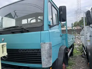 Mercedes Benz Heavy Duty Truck