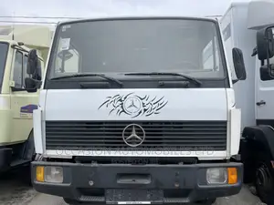 Mercedes Benz Heavy Duty Truck